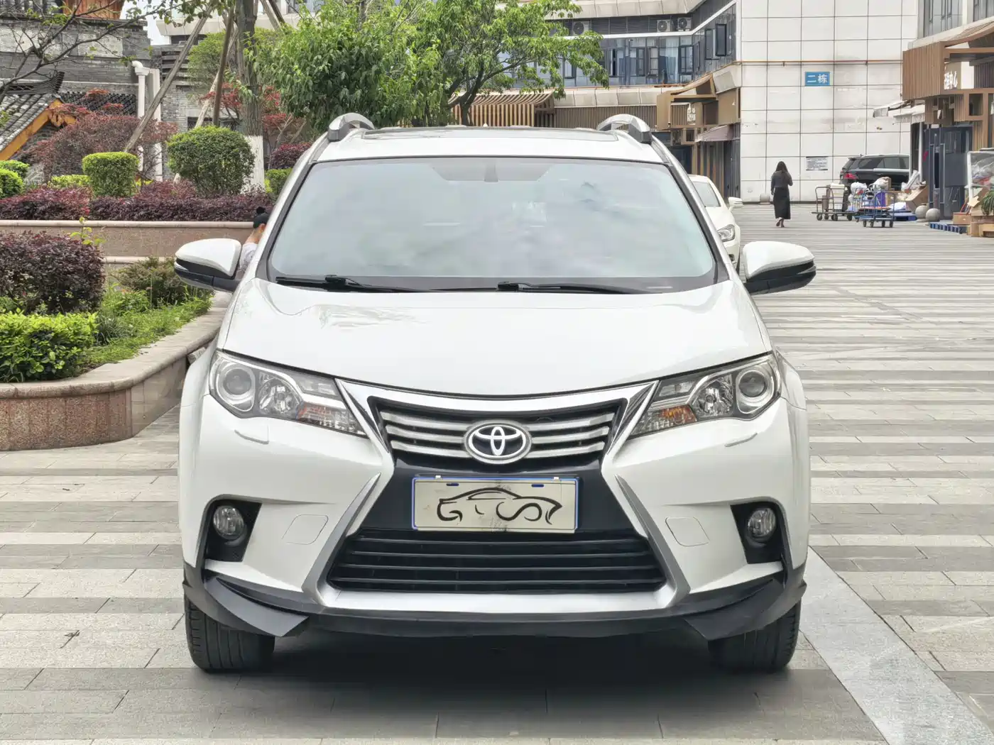 Toyota RAV4 Rongfang 2015 2.0L CVT 2WD Trend Edition фото 2