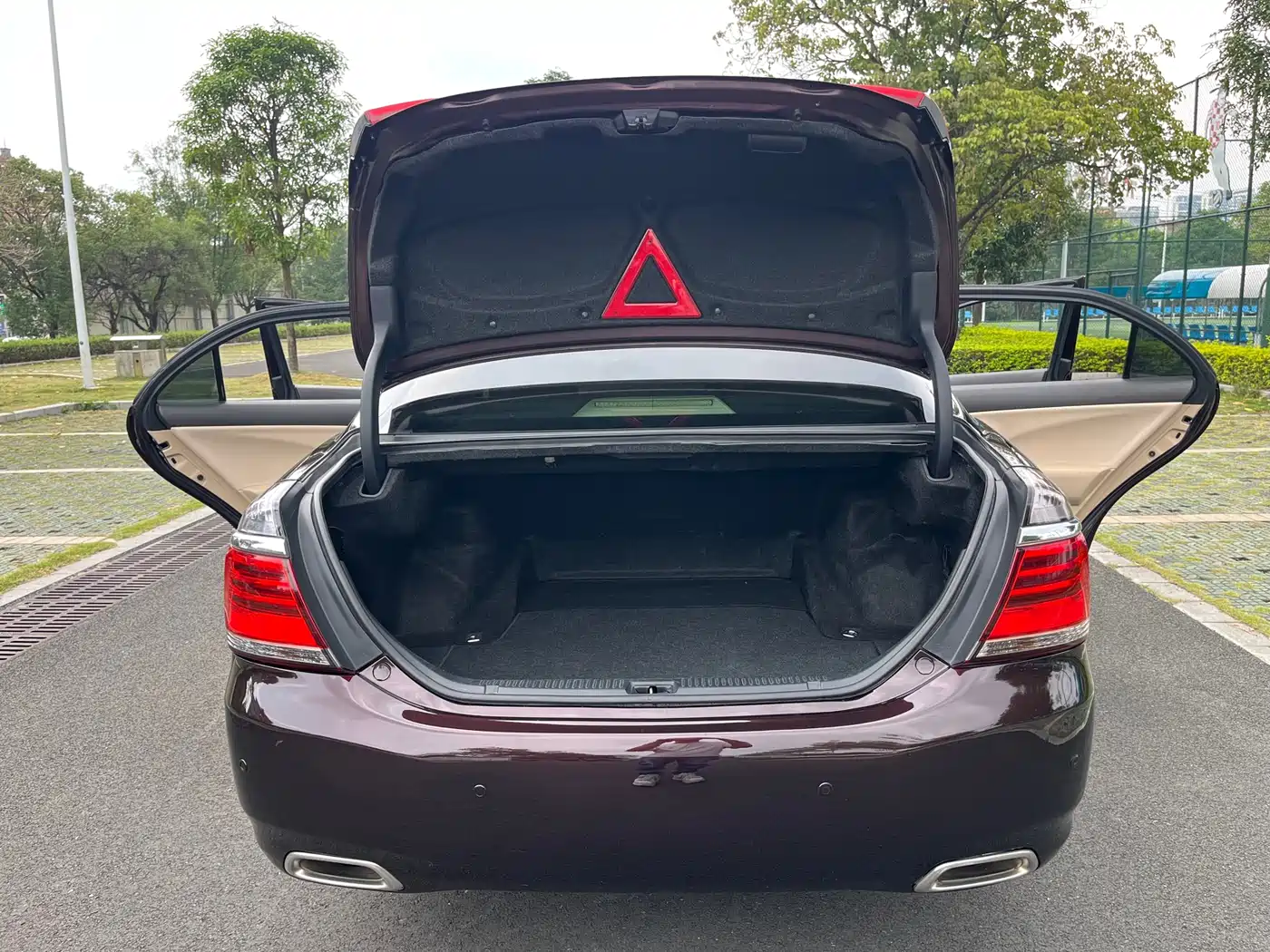Toyota Crown 2012 2.5L Royal Leather Edition фото 20