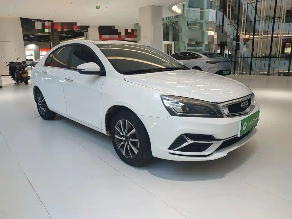Фото 4 - Geely Emgrand