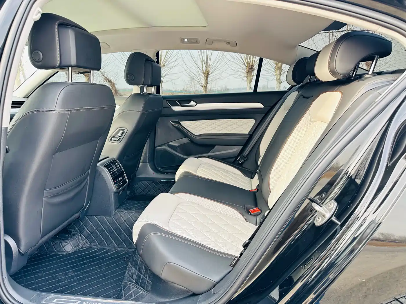 Volkswagen Magotan 2025 Facelift Public Edition 330TSI DSG Luxury фото 9