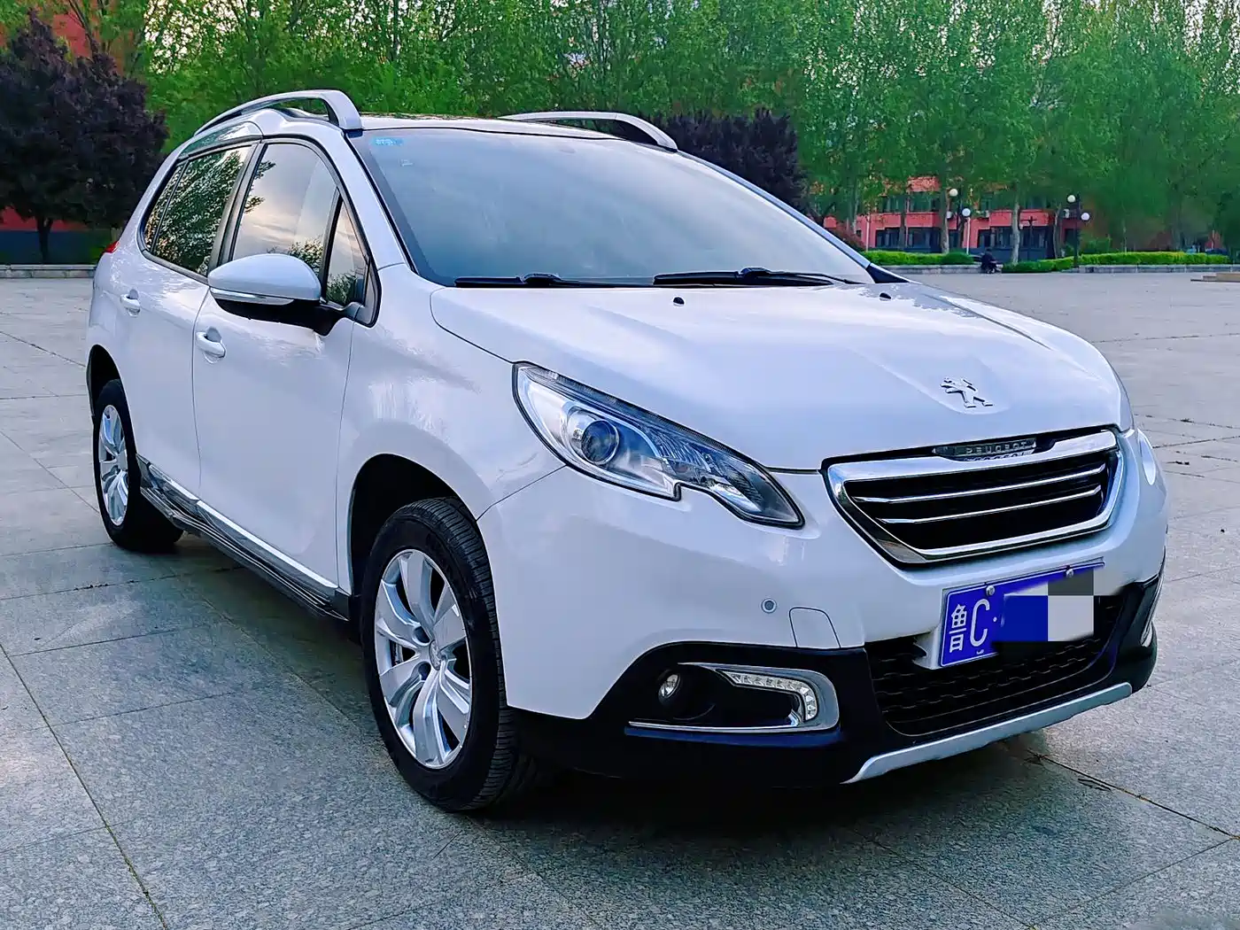 Peugeot 2008 2014 1.6L Automatic Fashion Edition фото 5