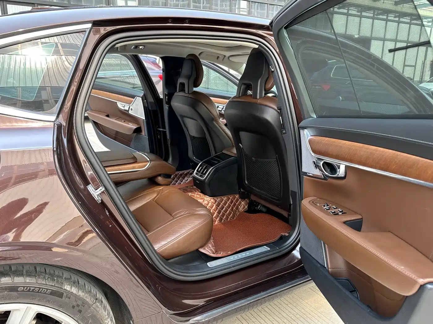 Фото 10 - Volvo S90