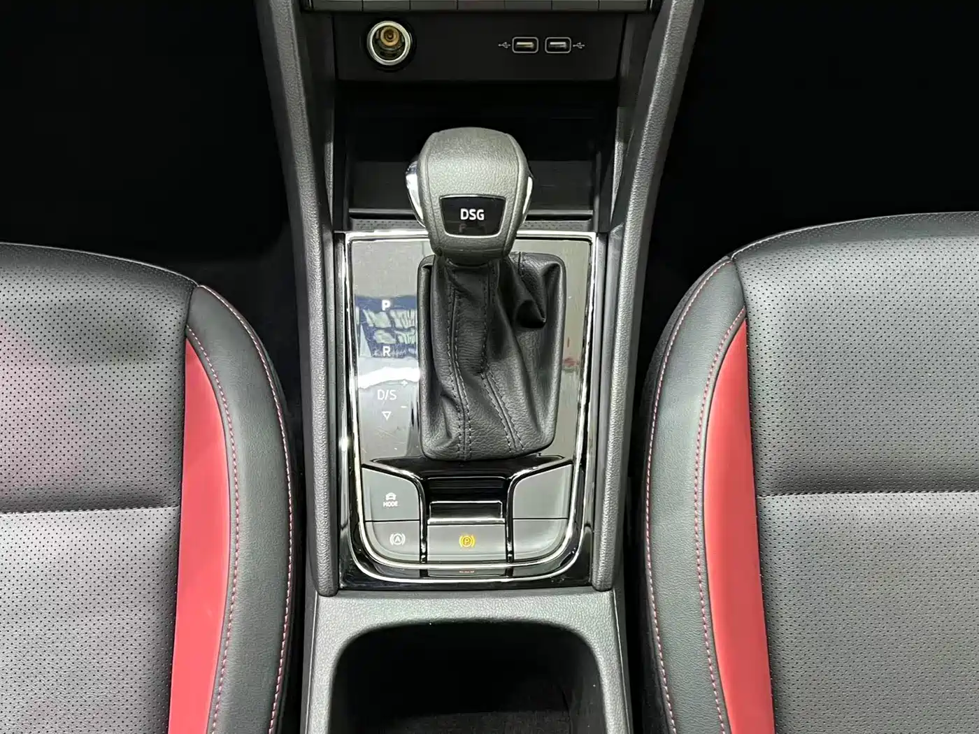 Škoda Karoq 2023 TSI280 Luxury Edition фото 12