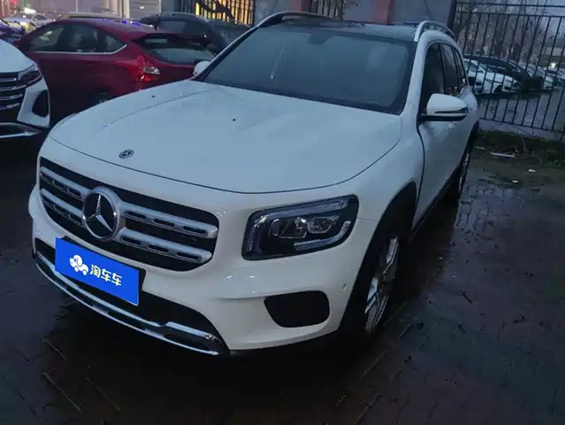 MERCEDES-BENZ GLB
