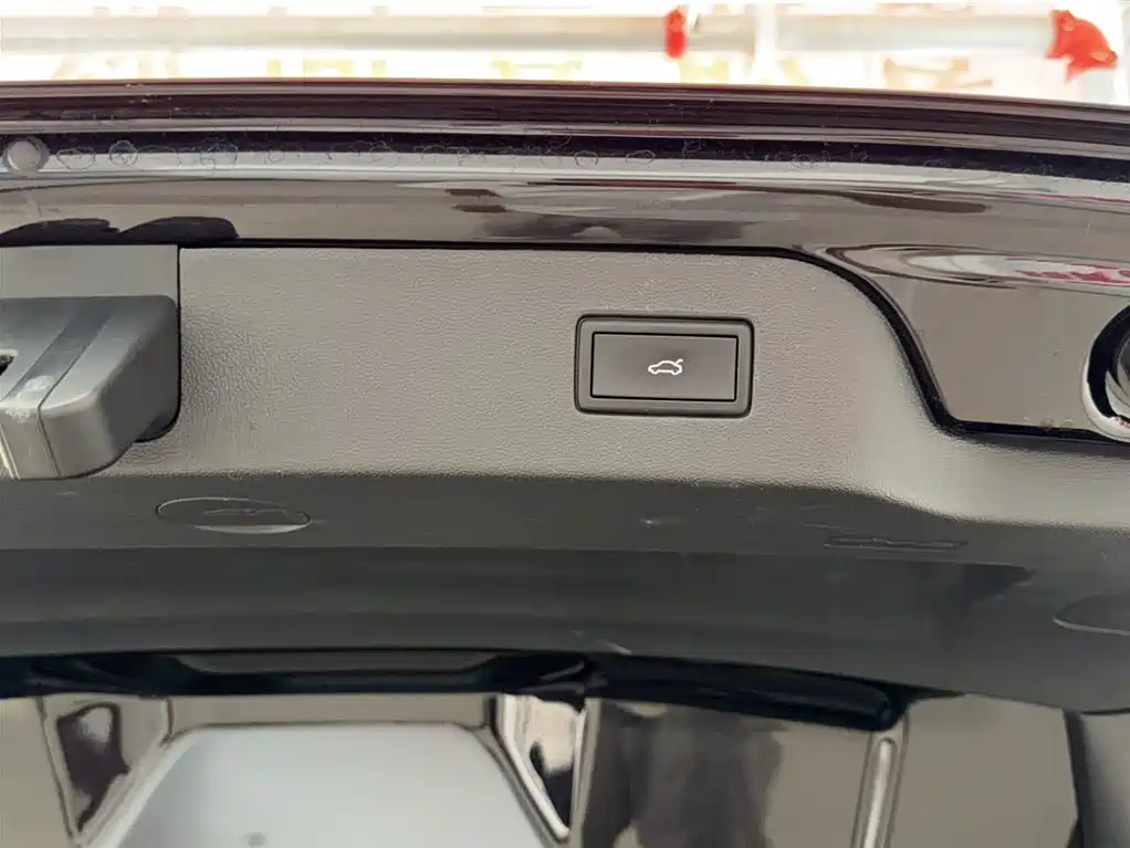 Volkswagen Passat 2023 Facelift 330TSI Starlight Luxury Edition фото 3