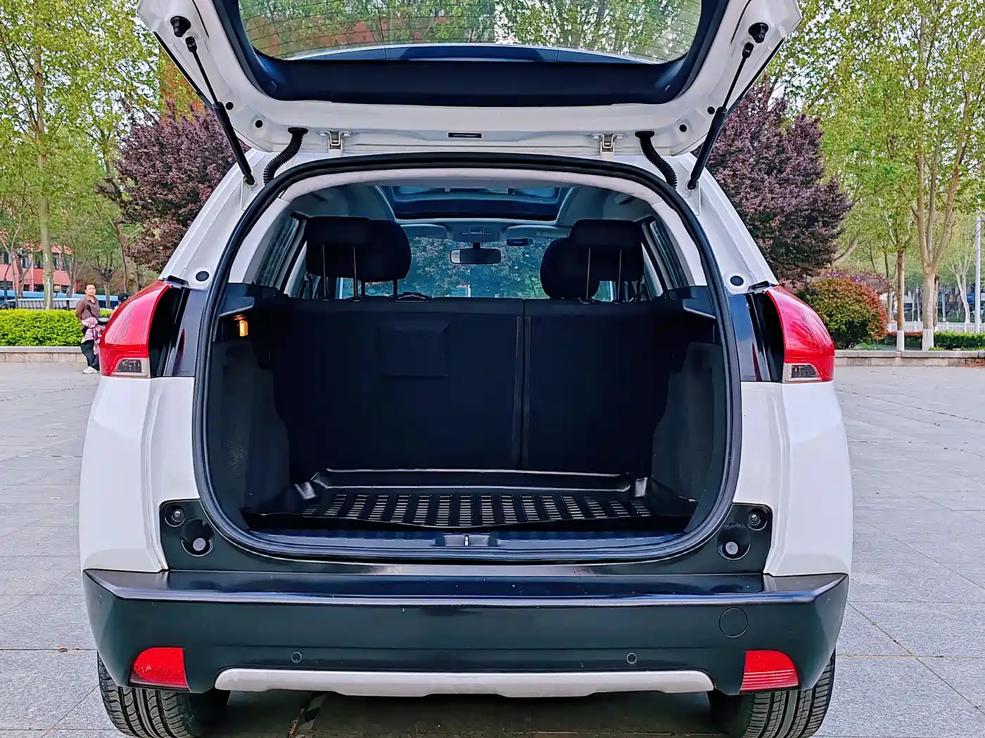 Peugeot 2008 2014 1.6L Automatic Fashion Edition фото 17