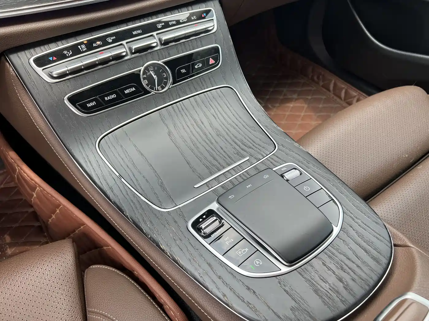 Mercedes-Benz E-Class 2019 E 260 L Sport фото 13