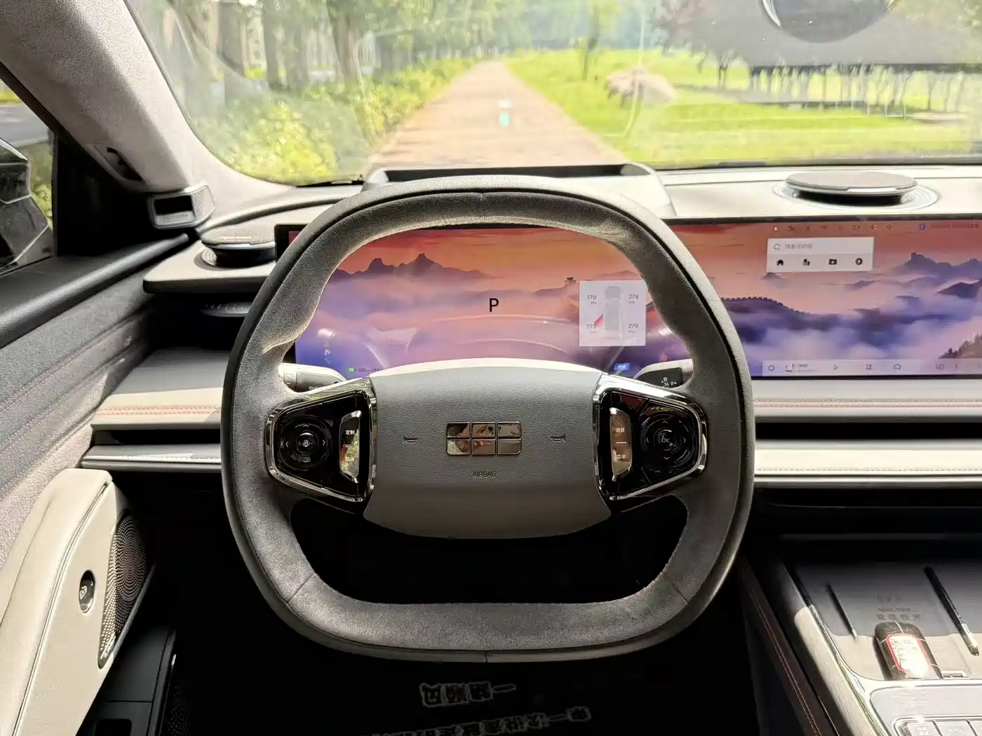 Geely Galaxy Galaxy E8 2025 620km AWD Starship LiDAR Smart Drive Edition фото 8