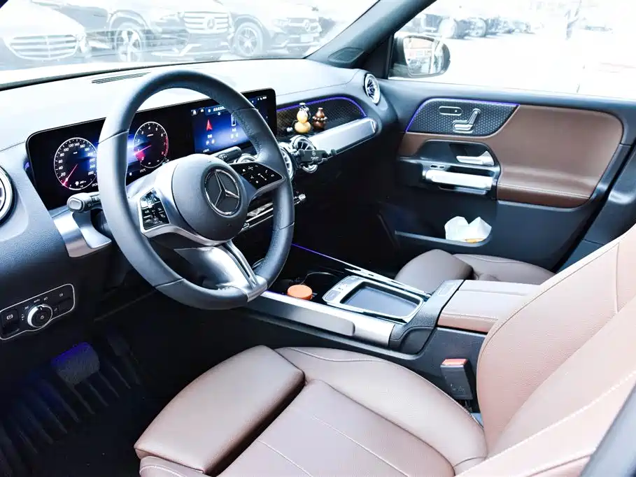 MERCEDES-BENZ GLB