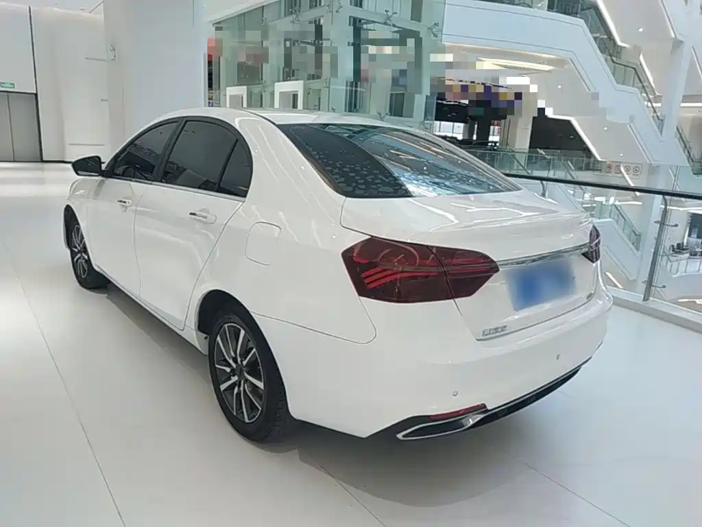 Фото 5 - Geely Emgrand