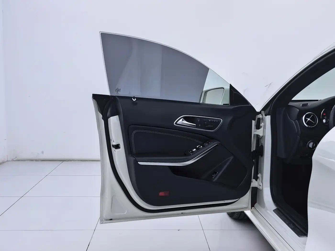 Mercedes-Benz CLA (Import) 2016 CLA 200 Fashion фото 21