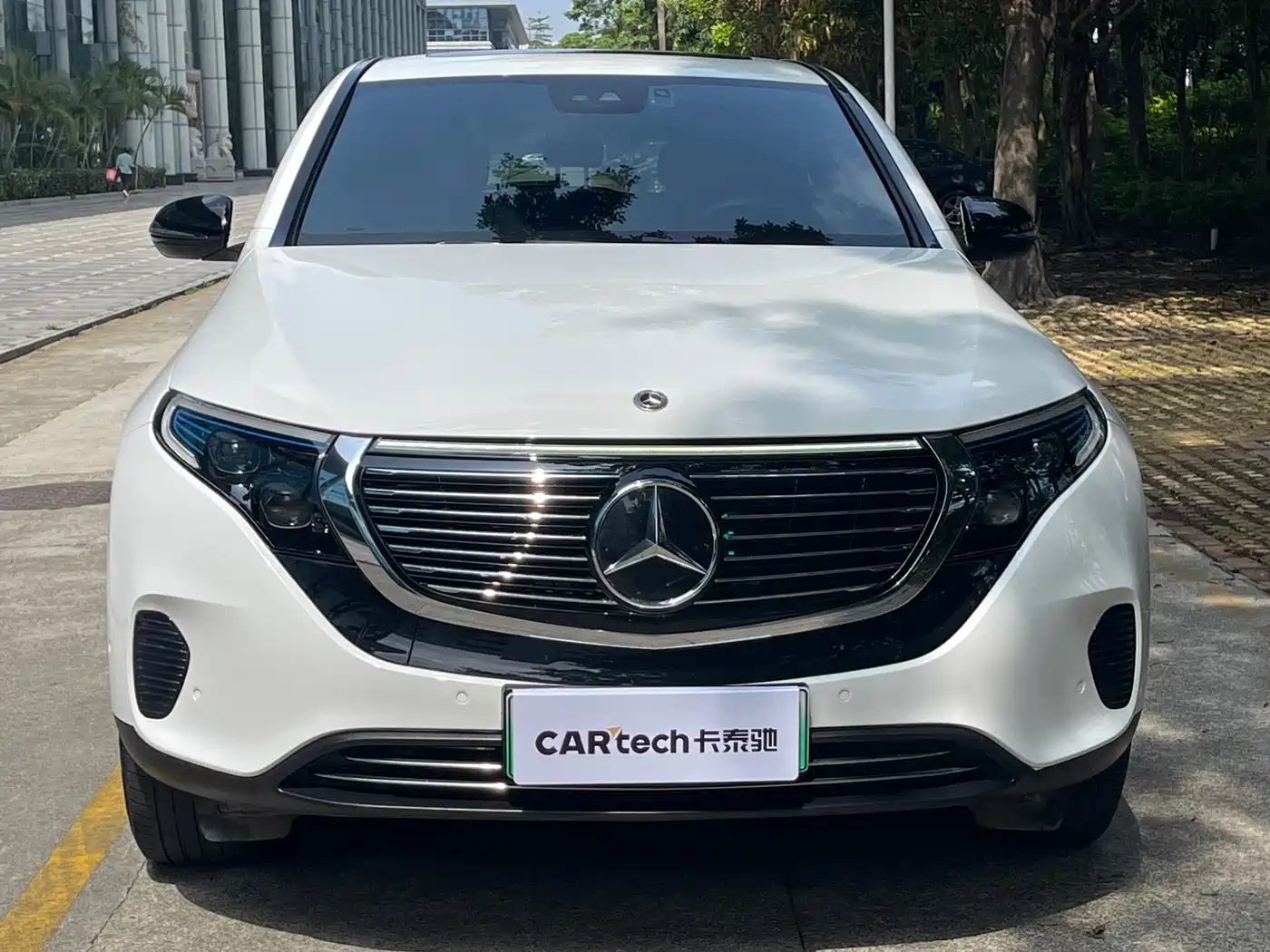 MERCEDES-BENZ EQC