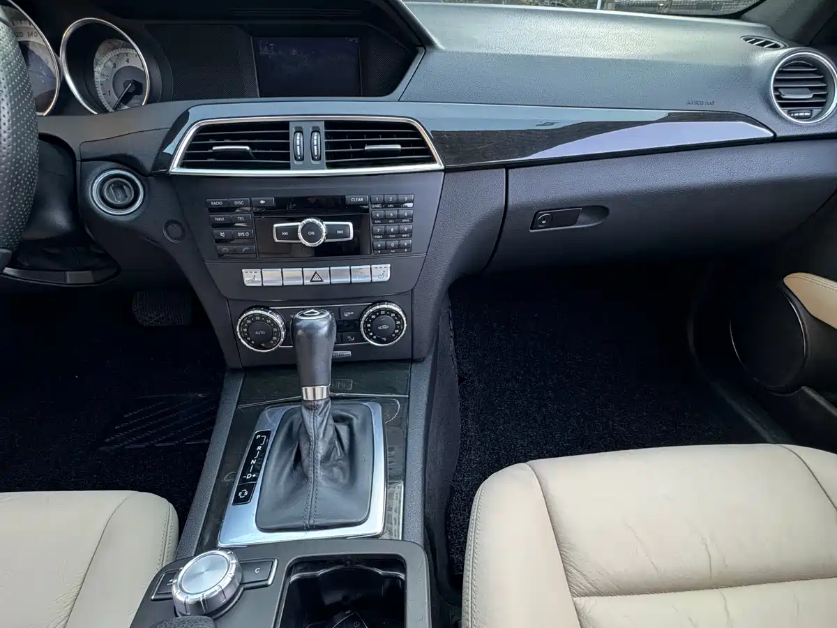 Mercedes-Benz C-Class 2013 C 260 CGI Fashion Edition фото 22