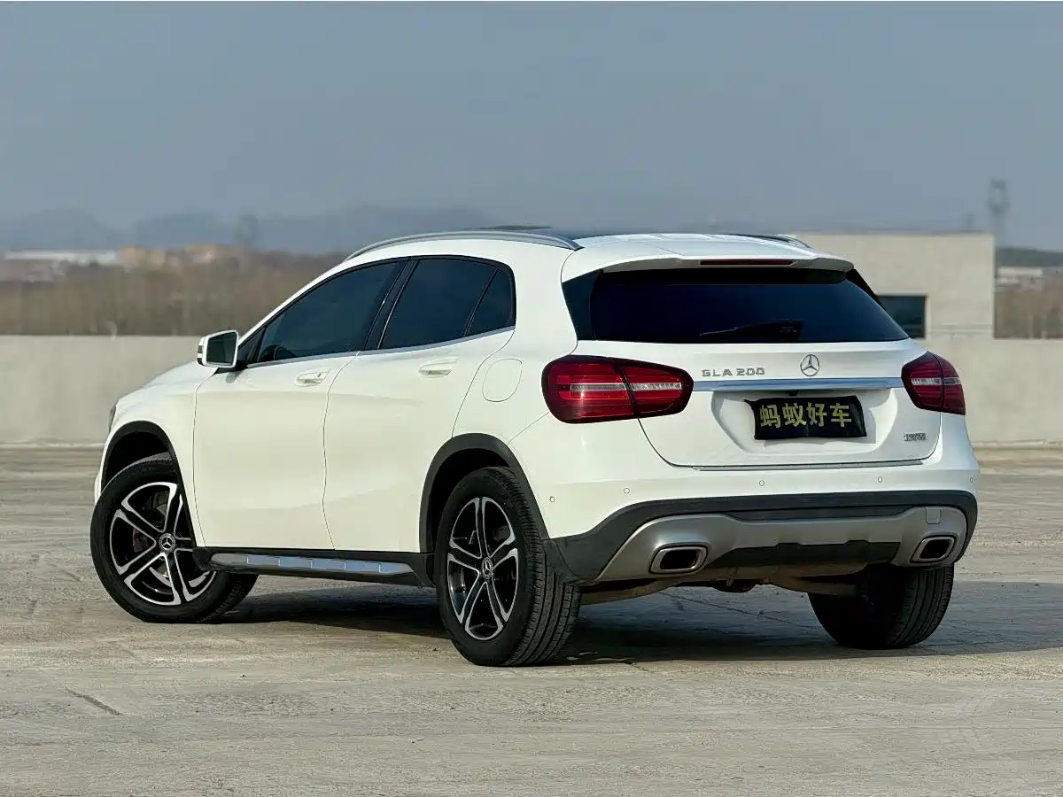 Mercedes-Benz GLA 2018 GLA 200 Fashion фото 6