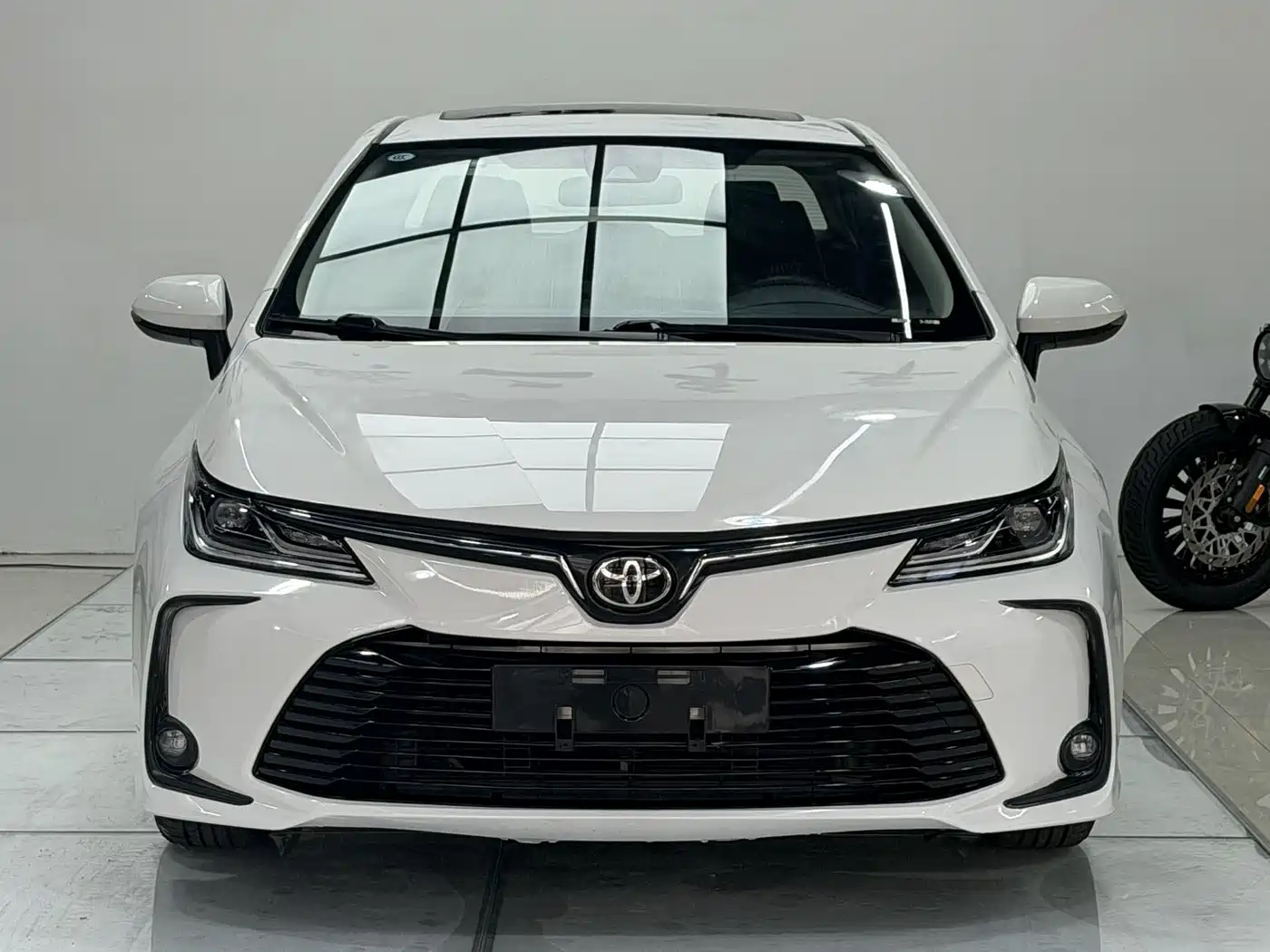Toyota Corolla 2021 TNGA 1.5L CVT Elite Edition фото 2