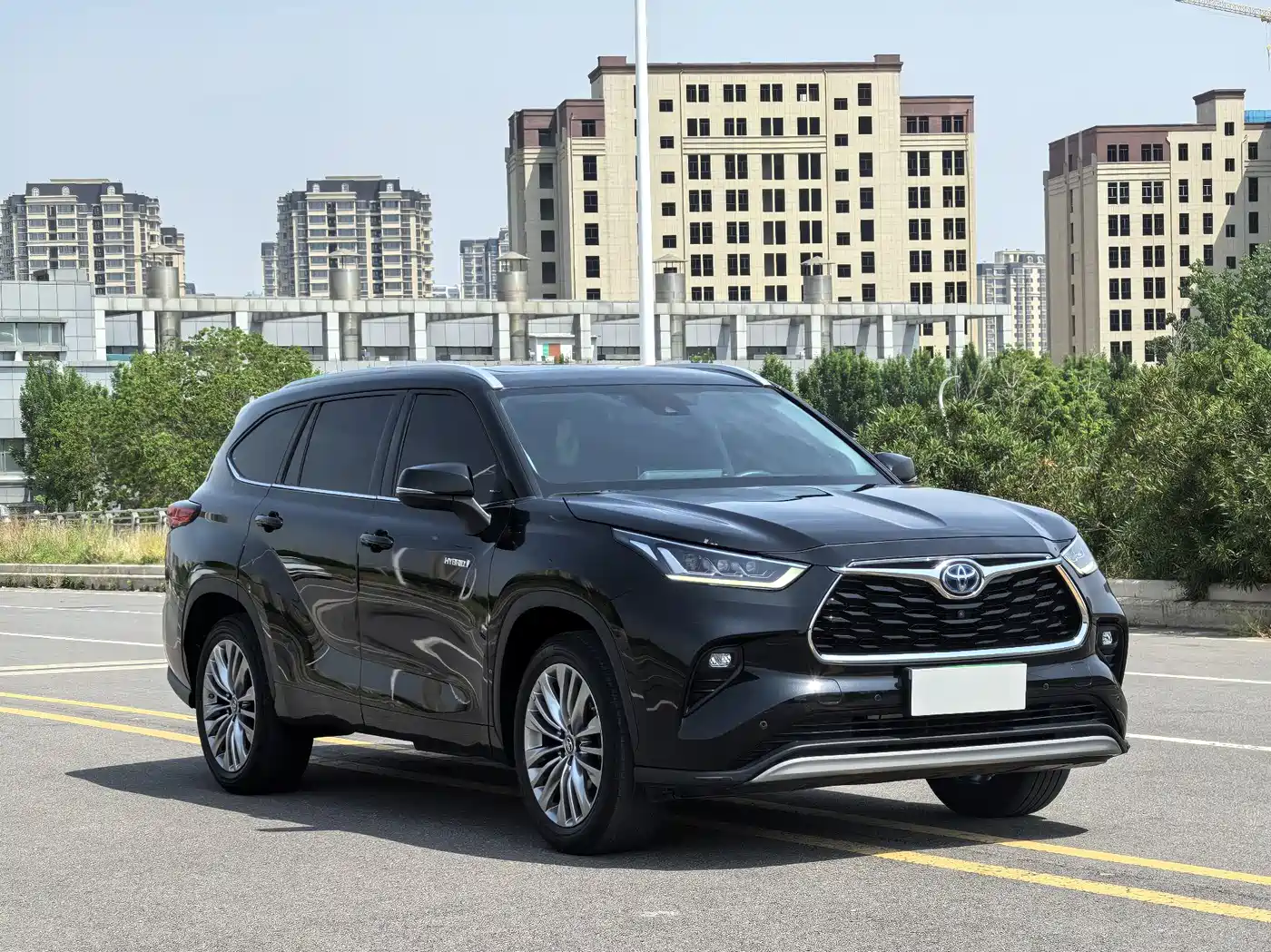 Toyota Highlander 2022 Dual Engine 2.5L 4WD Supreme Edition 7-Seater фото 6