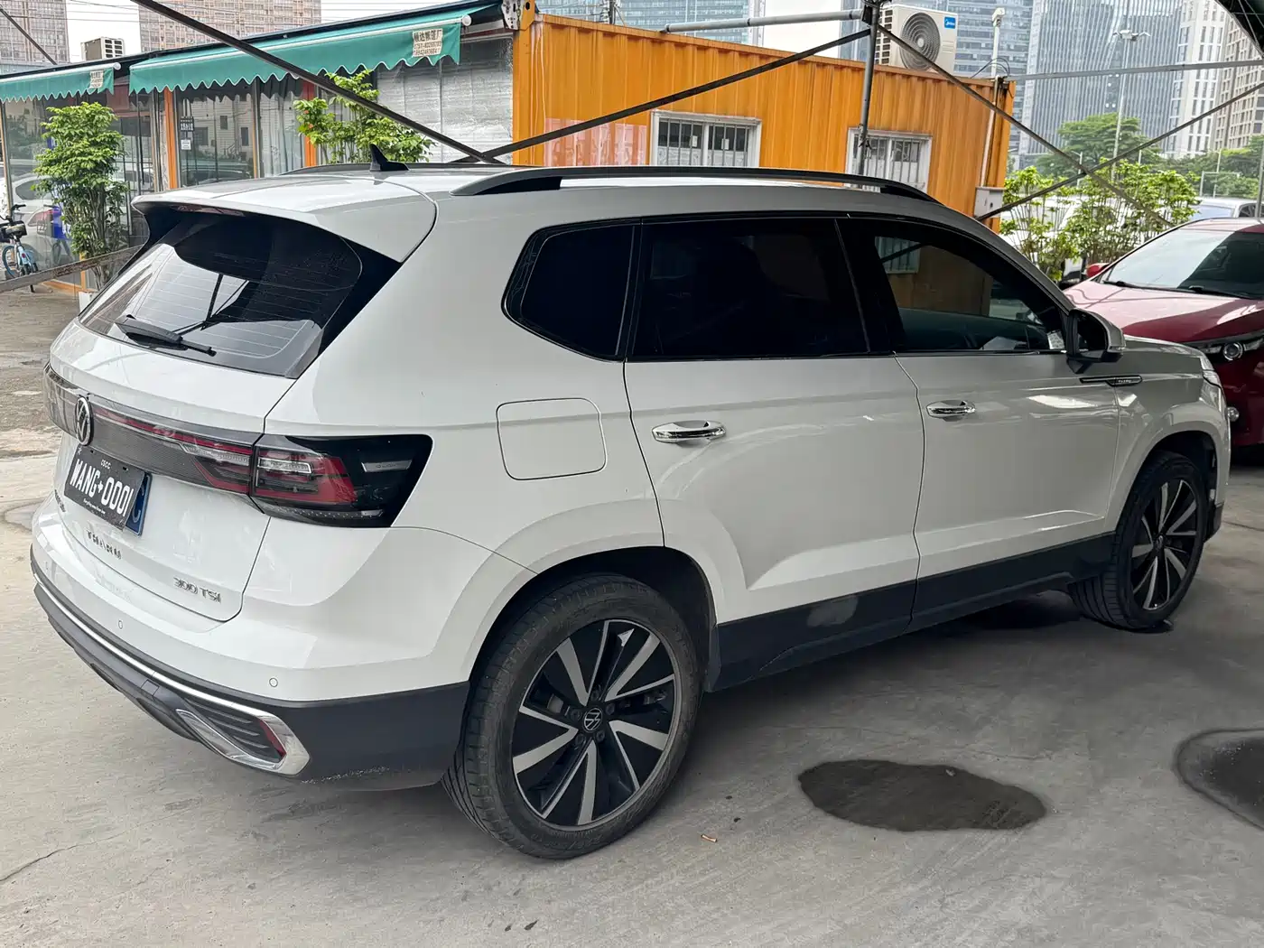 Volkswagen Tharu 2023 300TSI 2WD Moon Premium Edition фото 6