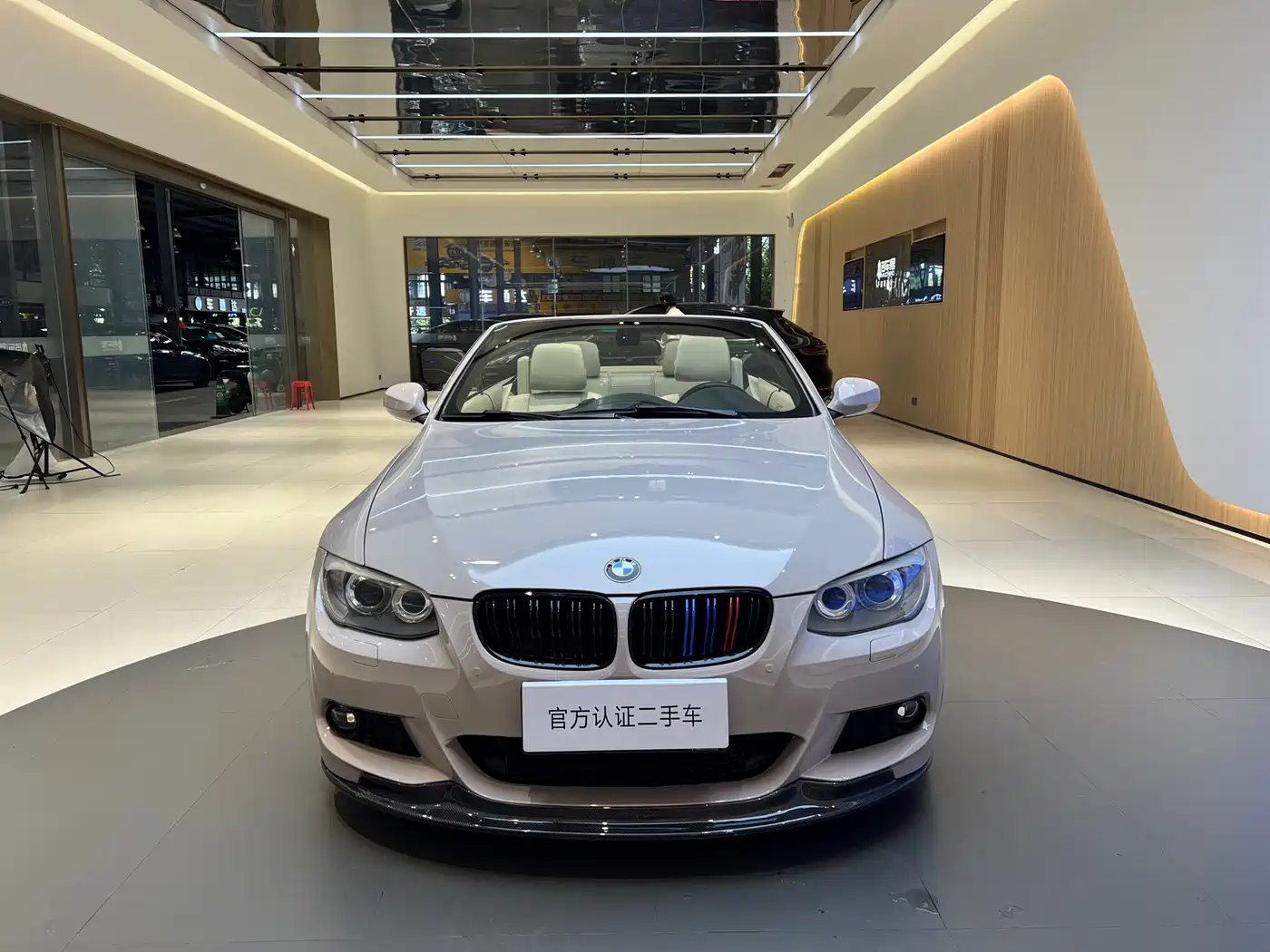 BMW 3 Series (Import) 2011 335i Convertible Coupe фото 2