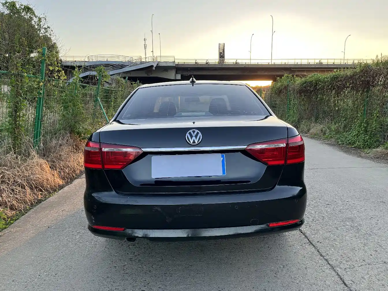 Volkswagen Lavida 2013 1.6L Automatic Luxury Edition фото 4