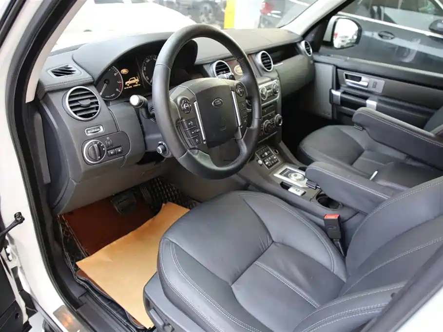Land Rover Discovery 2016 3.0 SC Gloss Black Collector's Edition HSE фото 5