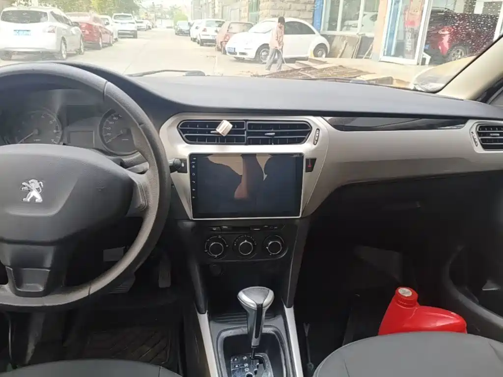 صورة 13 - Peugeot 301