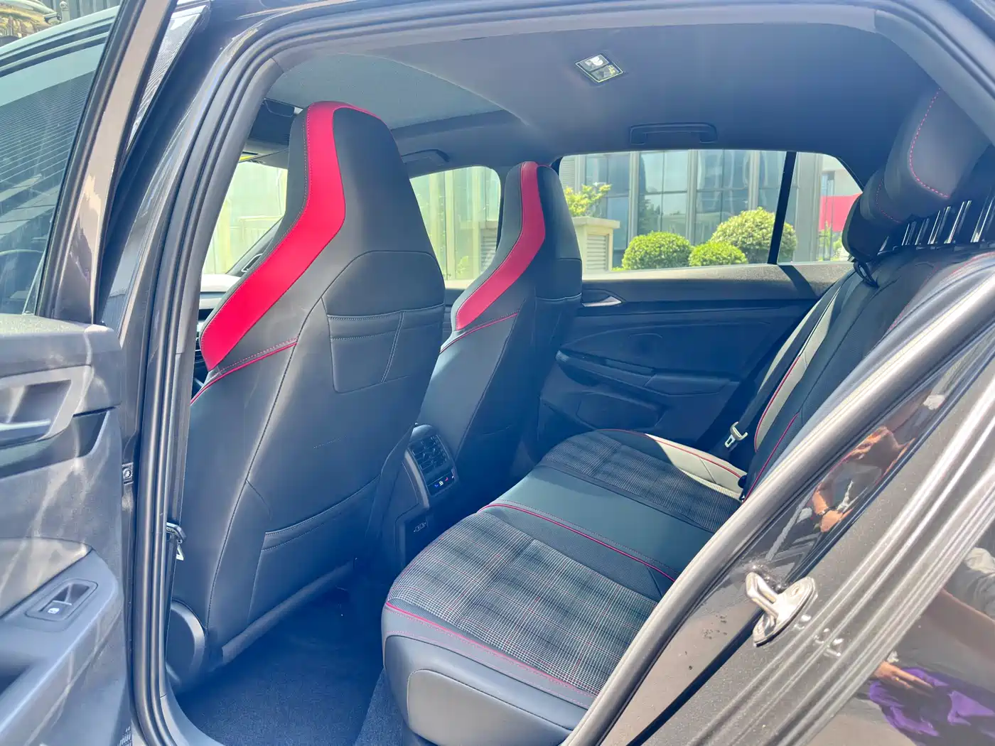 Volkswagen Golf GTI 2021 380TSI DSG GTI фото 9