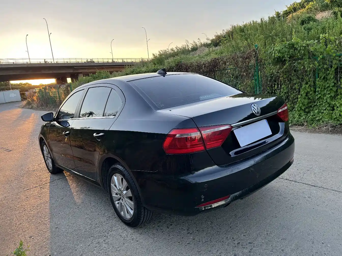 Volkswagen Lavida 2013 1.6L Automatic Luxury Edition фото 6