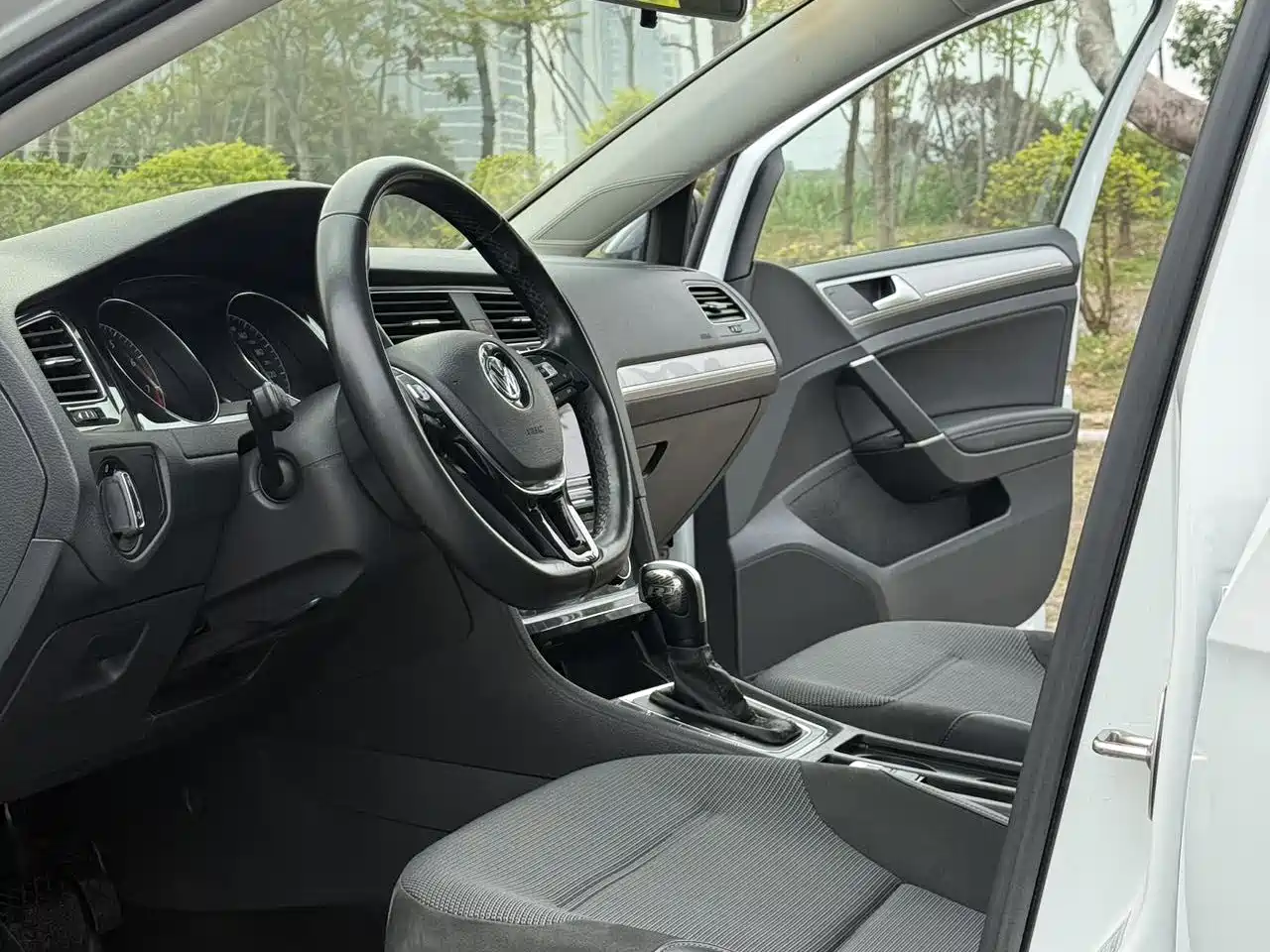 Volkswagen Golf 2019 1.6L Auto Comfort (China V) фото 7
