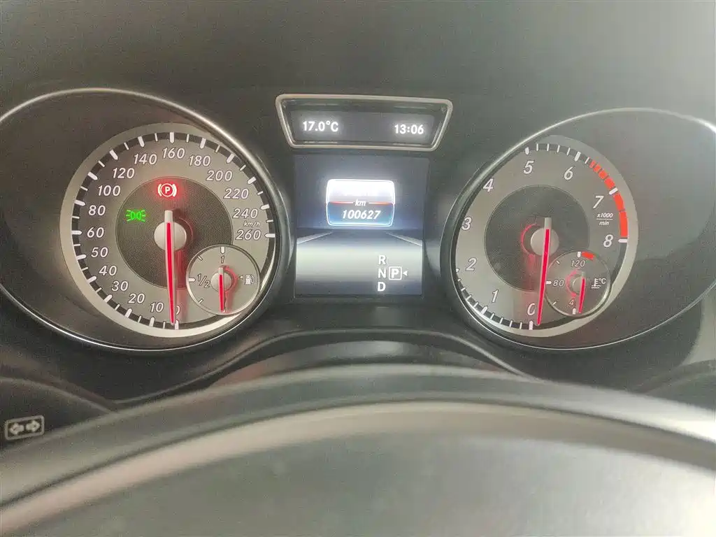 Mercedes-Benz GLA 2016 GLA 220 4MATIC Fashion фото 8