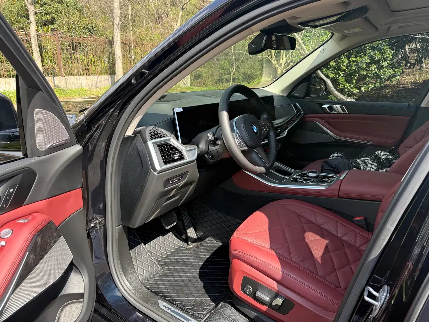 BMW X5 2025 Model xDrive 30Li Exclusive M Sport Blackout Package фото 3