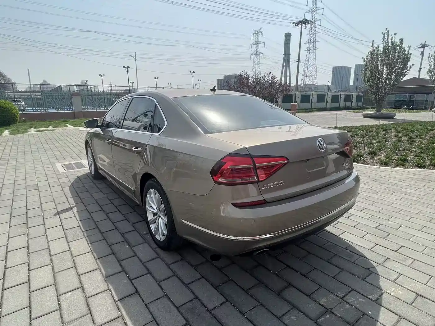 Volkswagen Passat 2016 330TSI DSG Honor Edition фото 5