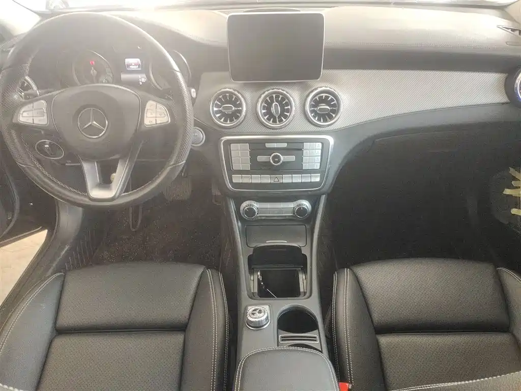 Mercedes-Benz GLA 2016 GLA 220 4MATIC Fashion фото 6