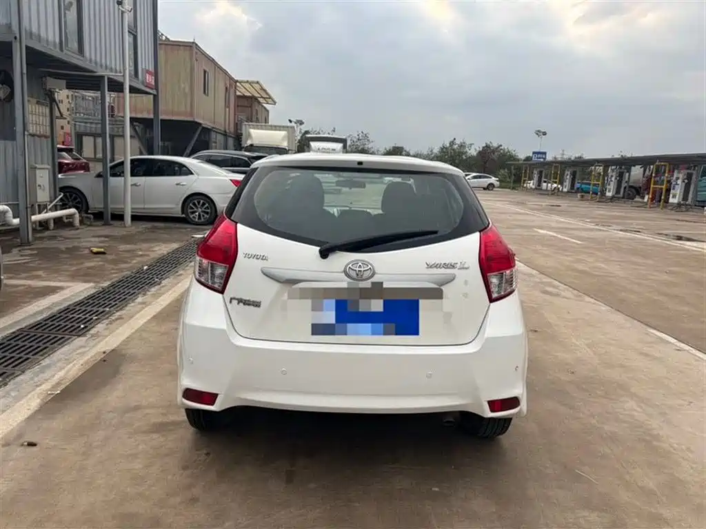 Toyota YARiS L Zhi Xuan 2015 1.5E Auto Charming Edition фото 3