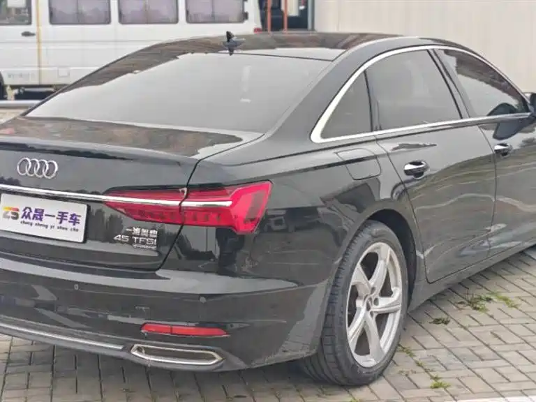 Audi A6L 2019 45 TFSI quattro Exclusive Elegance фото 3