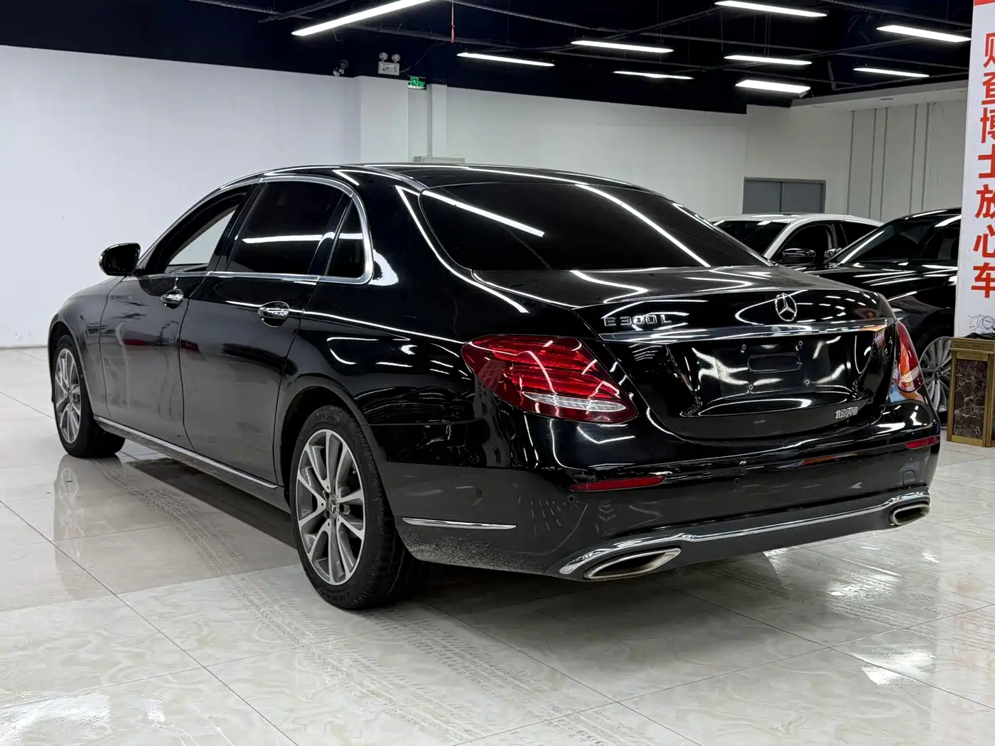 Mercedes-Benz E-Class 2018 E 300 L Luxury фото 8