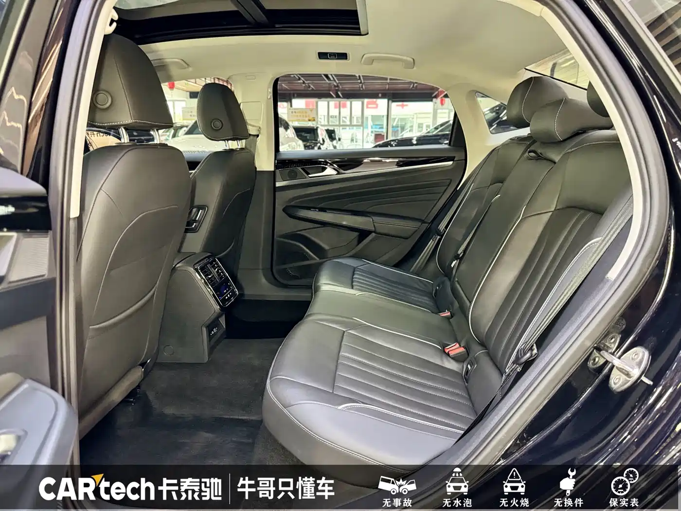 Volkswagen Passat 2023 330TSI Starlight Elite Edition фото 13