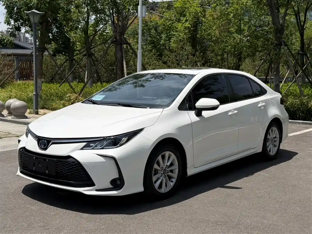 Toyota Corolla 2023 1.8L Smart Hybrid Dual Engine Elite Edition фото 2