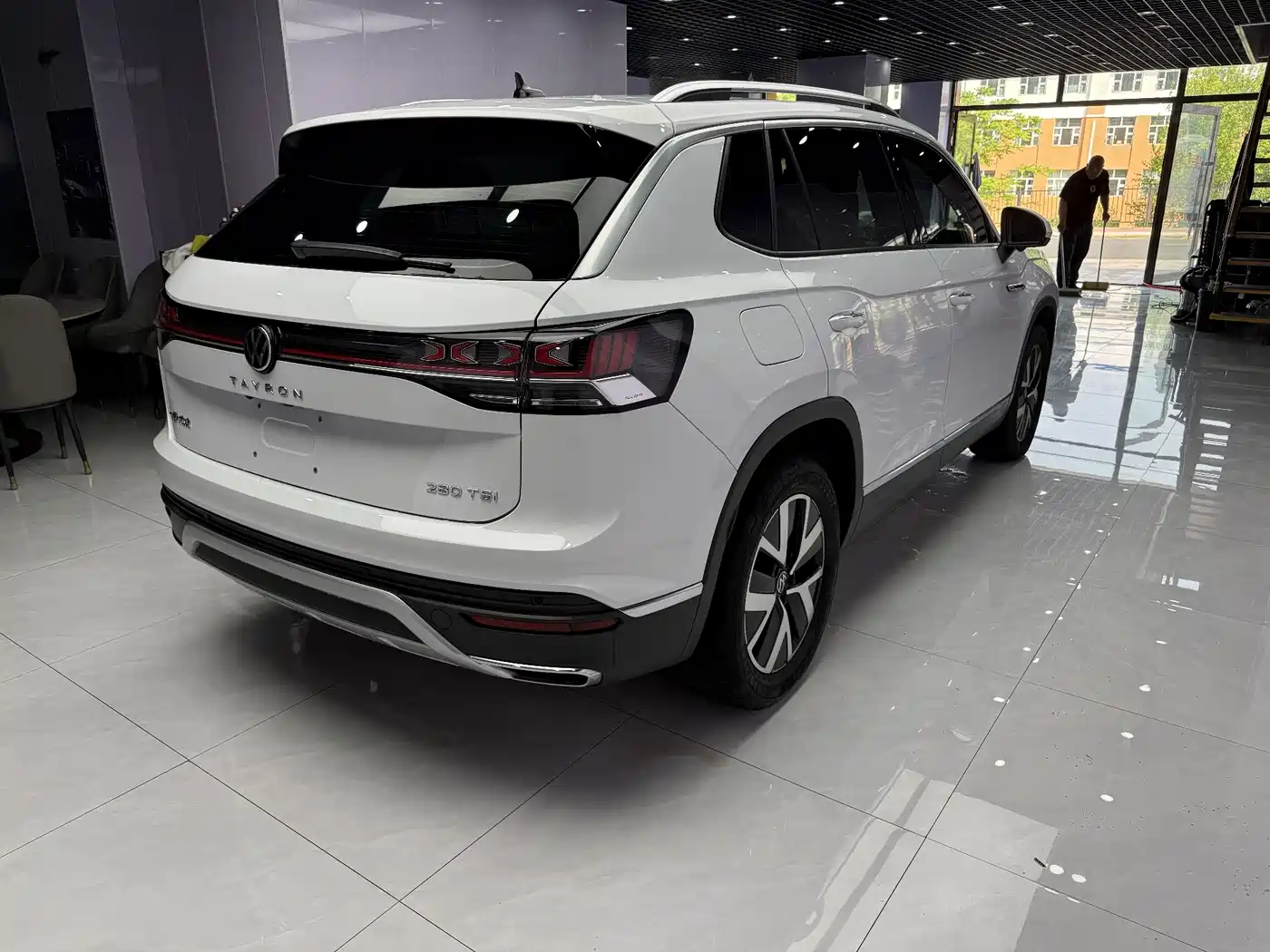 Volkswagen Tayron 2023 280TSI 2WD Luxury Plus Advanced Edition фото 5
