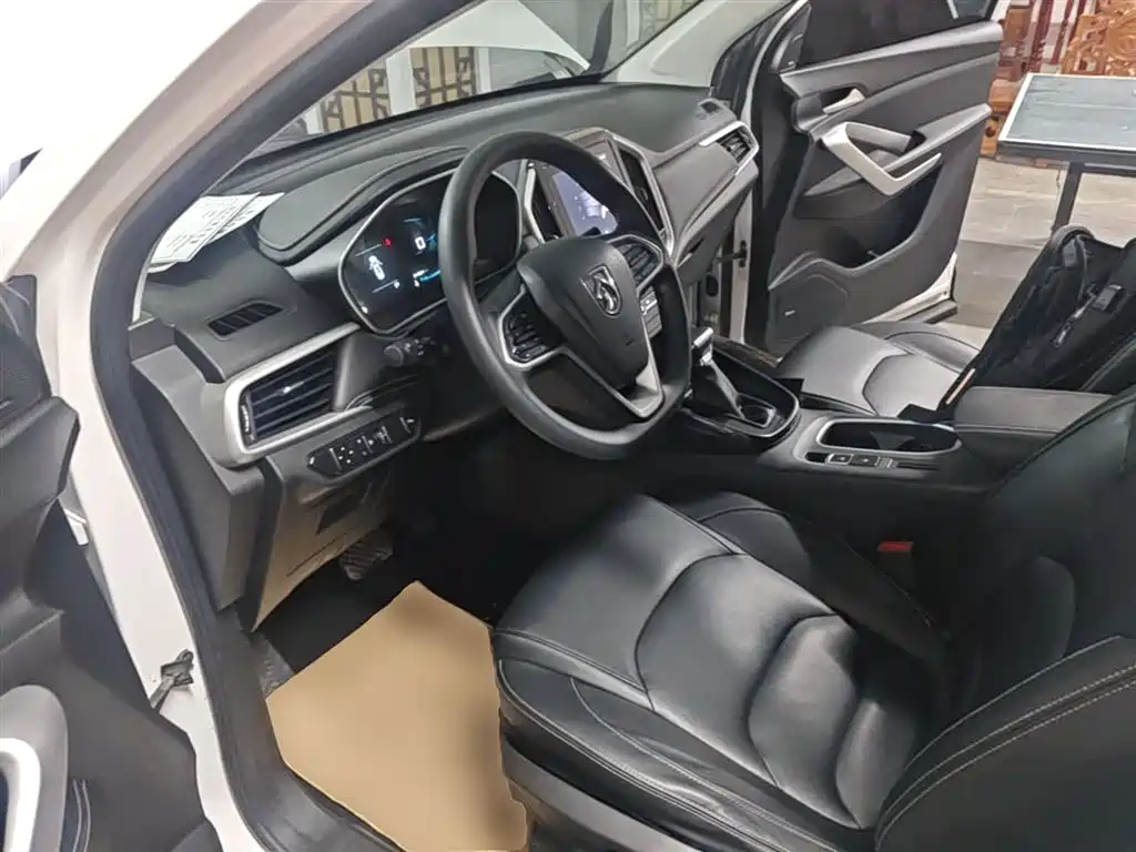 Baojun 530 2019 2020 1.5T CVT Premium Connect 7-seater