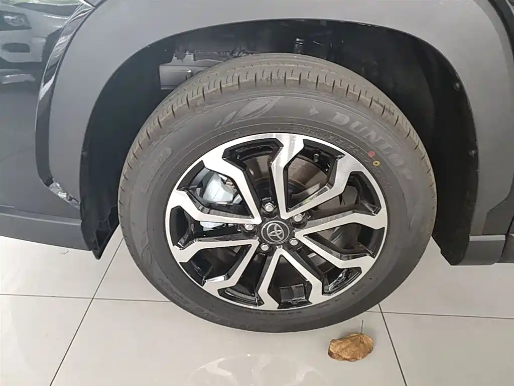 Toyota Frontlander 2025 2.0L CVT Mid Version фото 23
