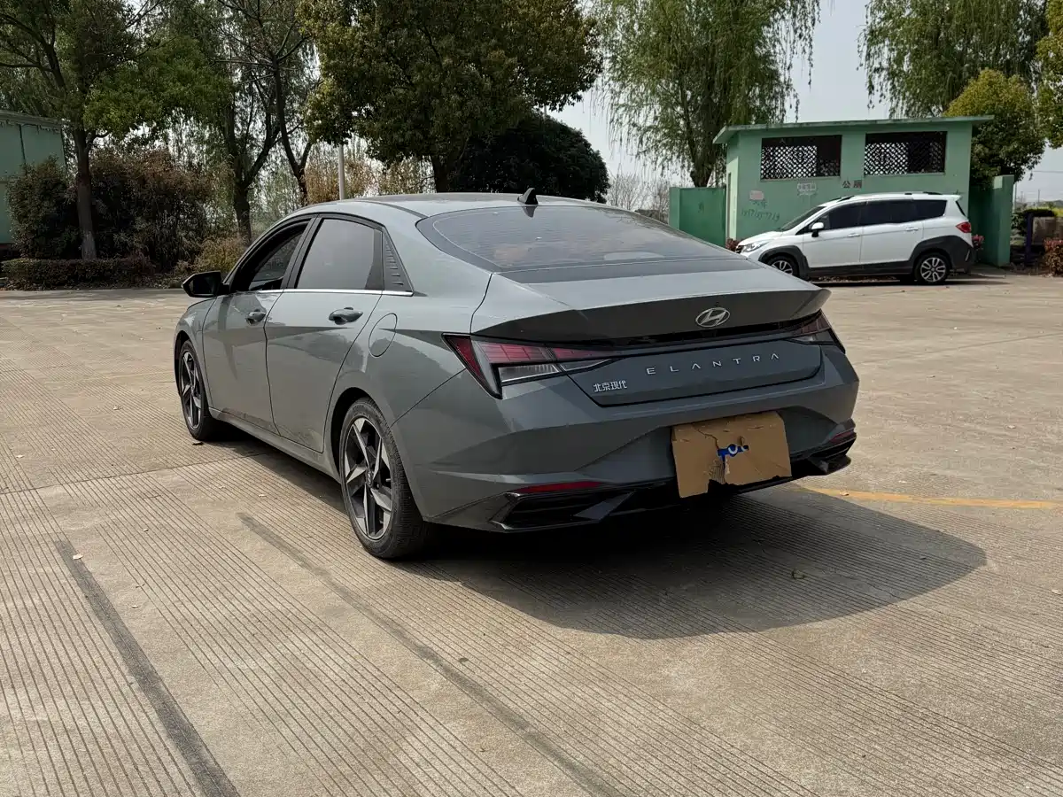 Hyundai Elantra 2021 1.5L CVT GLX Elite Edition фото 8