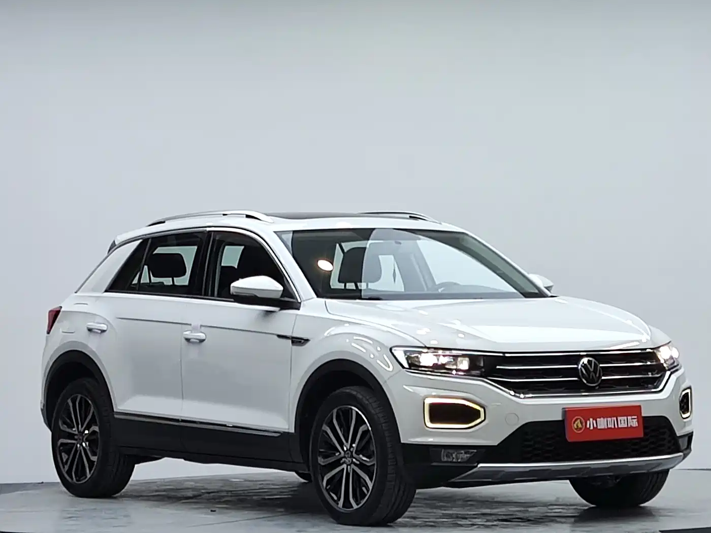 Volkswagen T-ROC 2021 280TSI DSG 2WD Comfort Smart Connect Edition фото 4