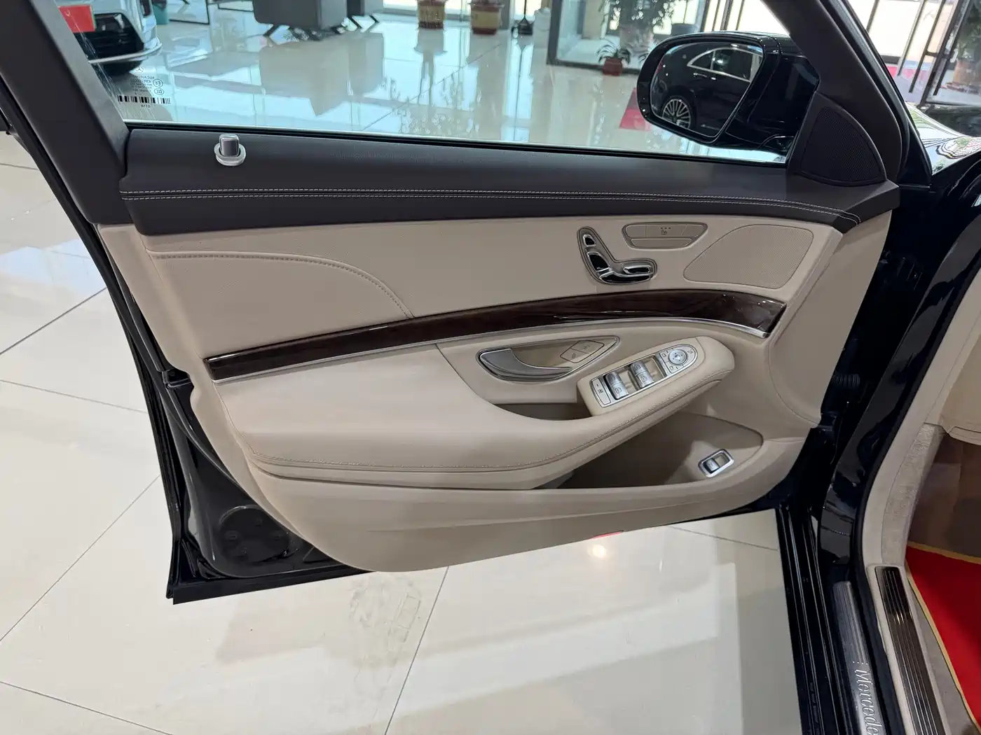 Mercedes-Benz S-Class 2016 S 320 L Business Edition фото 12