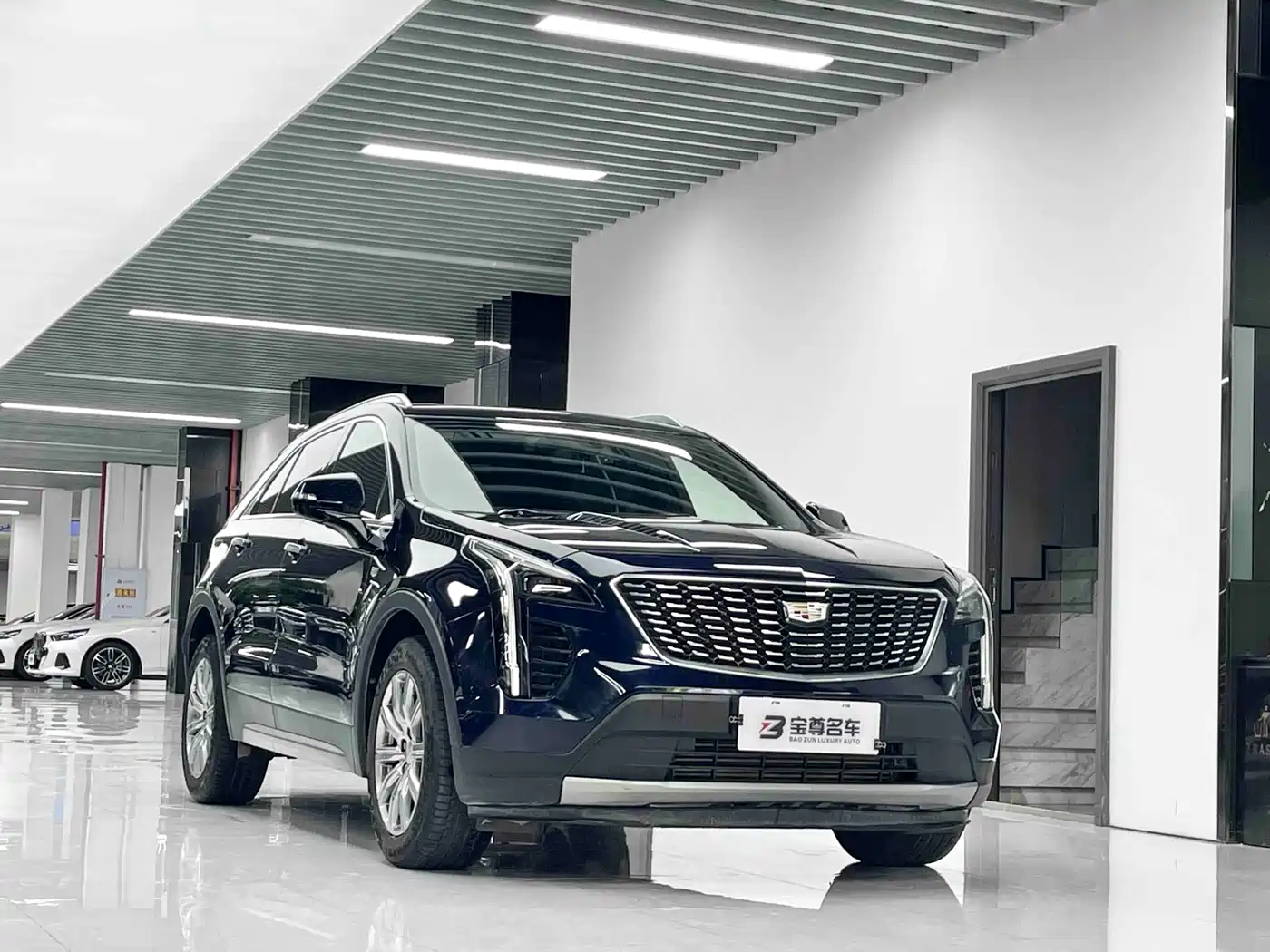 Cadillac XT4 2021 28T FWD Premium Edition фото 3