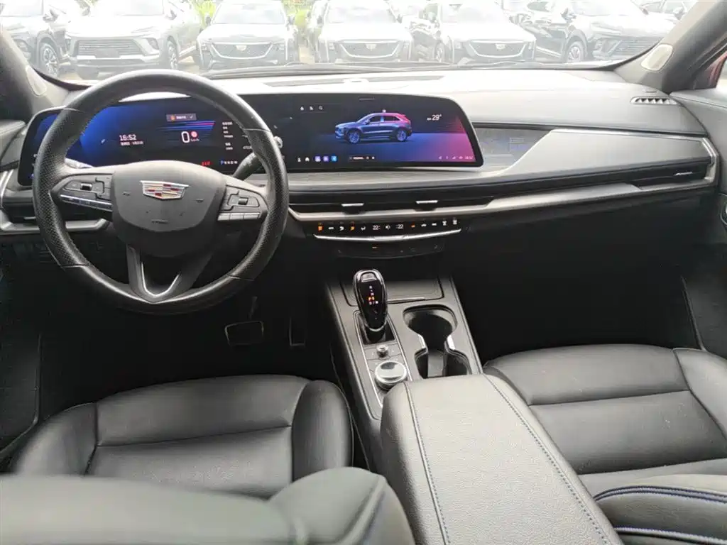 Cadillac XT4 2024 28T 4WD Luxury Edition фото 6