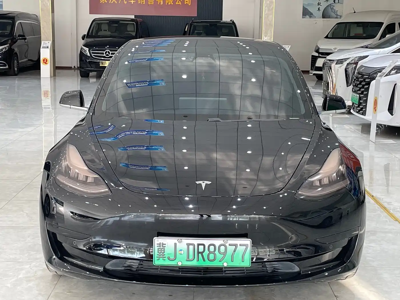 Фото 2 - Tesla Model 3