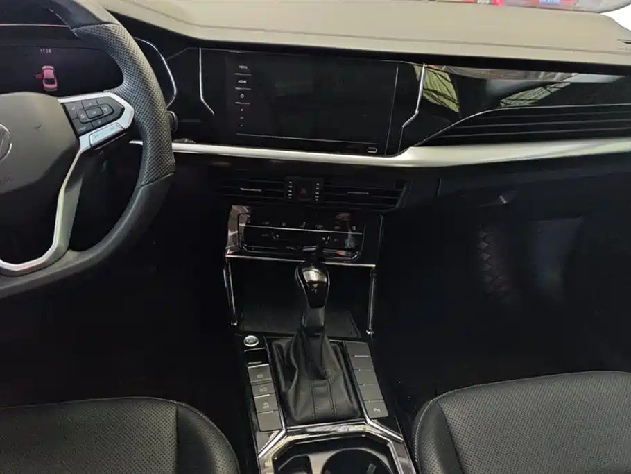 Volkswagen Passat 2024 380TSI Dragon Soaring Edition фото 13