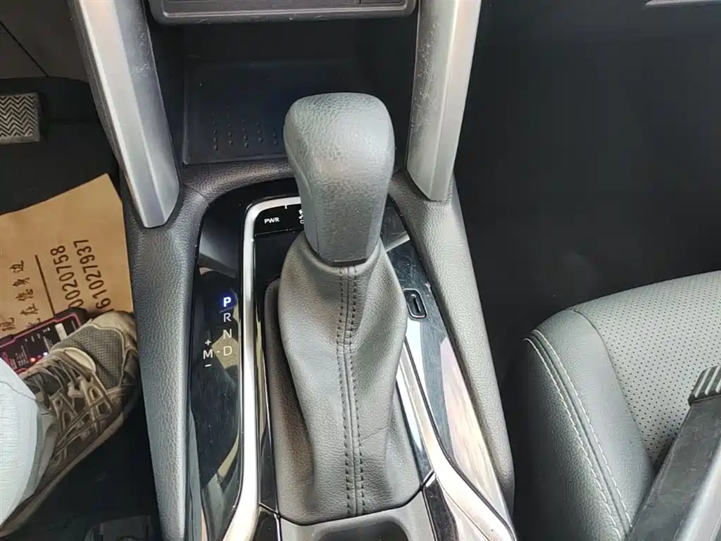 Toyota Frontlander 2022 2.0L CVT Luxury Edition фото 14