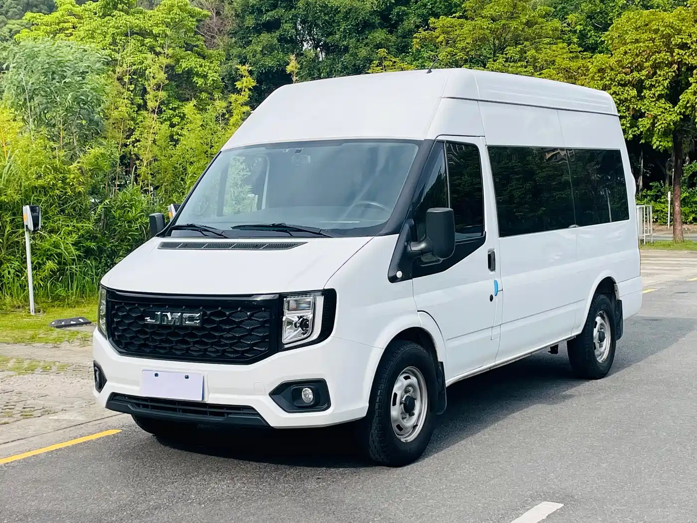 Jiangling JMC Fushun 2024 2025 Model 2.0T 6MT Diesel Medium Wheelbase High Roof Commercial MPV 7 Seats
