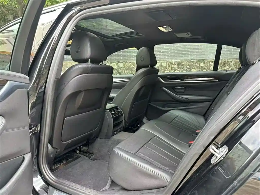 BMW 5 Series 2018 525Li M Sport Package фото 5